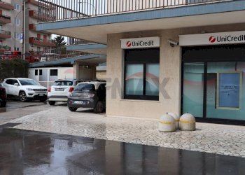 Edificio all\'aperto - Locale Commerciale via S.Luigi/ C.so Vitt.Veneto
 
snc, Ragusa - foto 2