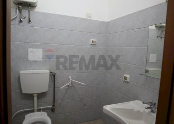 Bagno - Commercial Premises via Sac.Giov. di Giacomo
 
12/14, Ragusa - photo 9