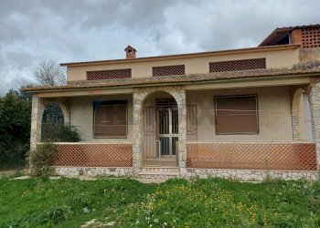 Casa all\'aperto - Villa C/da Piraino
 
s.n, Chiaramonte Gulfi - foto 1