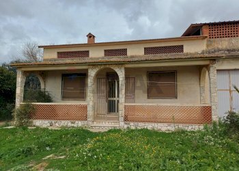 Casa all\'aperto - Villa C/da Piraino
 
s.n, Chiaramonte Gulfi - foto 7