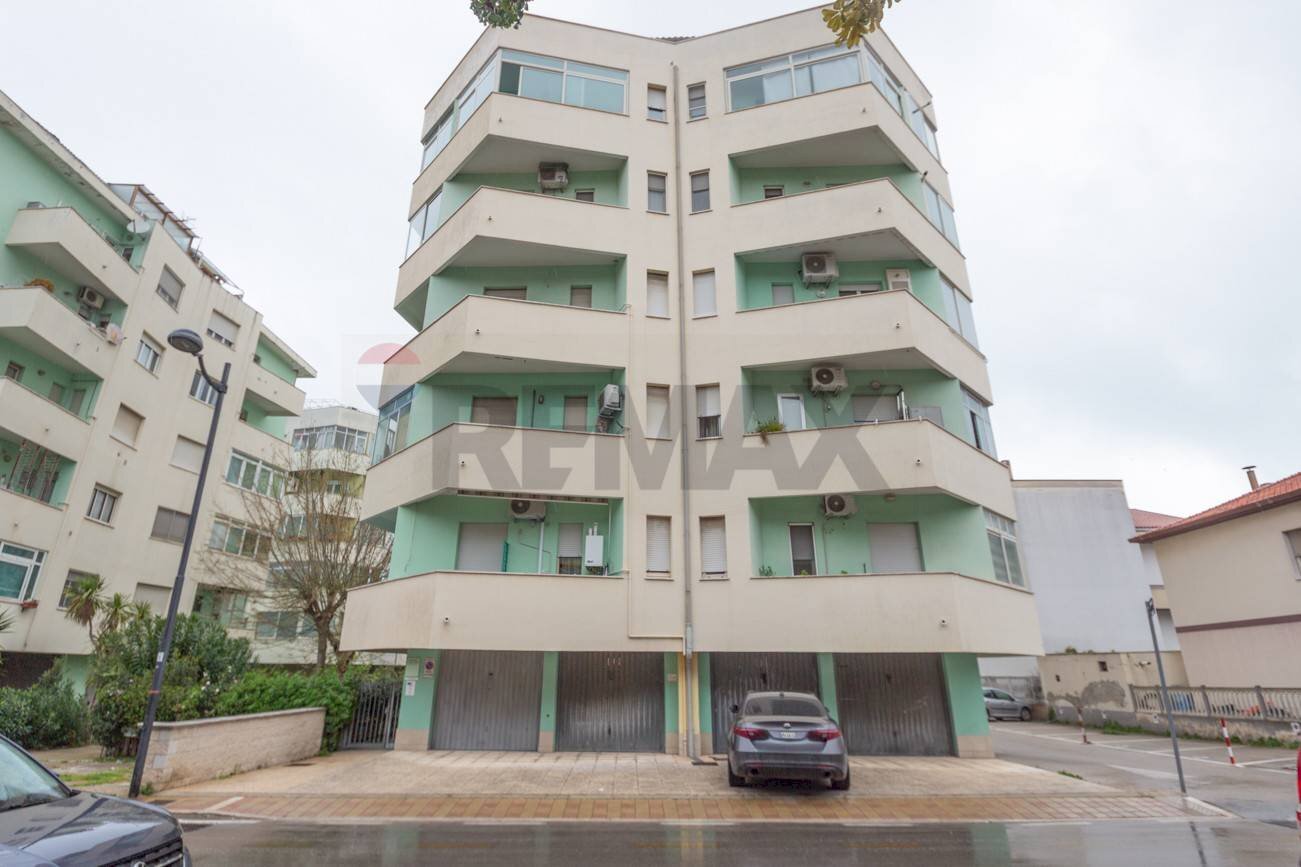 Edificio all\'aperto - Monolocale Via Lazio
 
63, Montesilvano - foto 1