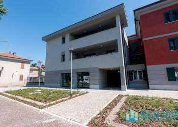 PARTI COMUNI - Box via trento
 
2, Mariano Comense - foto 16