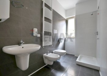 Bagno - Appartamento Pappalettere
 
20, Barletta - foto 18