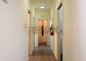 Hall / corridoio - Locale Commerciale Pappalettere
 
20, Barletta - foto 23