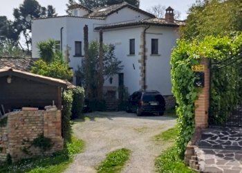 Foto 2 - Villa FRAZIONE MONTICELLI
 
247, Ascoli Piceno - photo 2