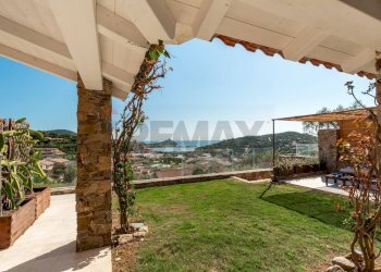 Giardino e panorama - Villa a Schiera Viale Belvedere
 
snc, Domus De Maria - foto 1