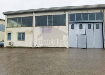 Facciata - Magazzino via dell'Artigianato, Verucchio - foto 1