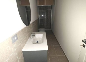 Bagno - Bilocale via Madama Cristina, 65, Torino (zona San Salvario) - foto 5