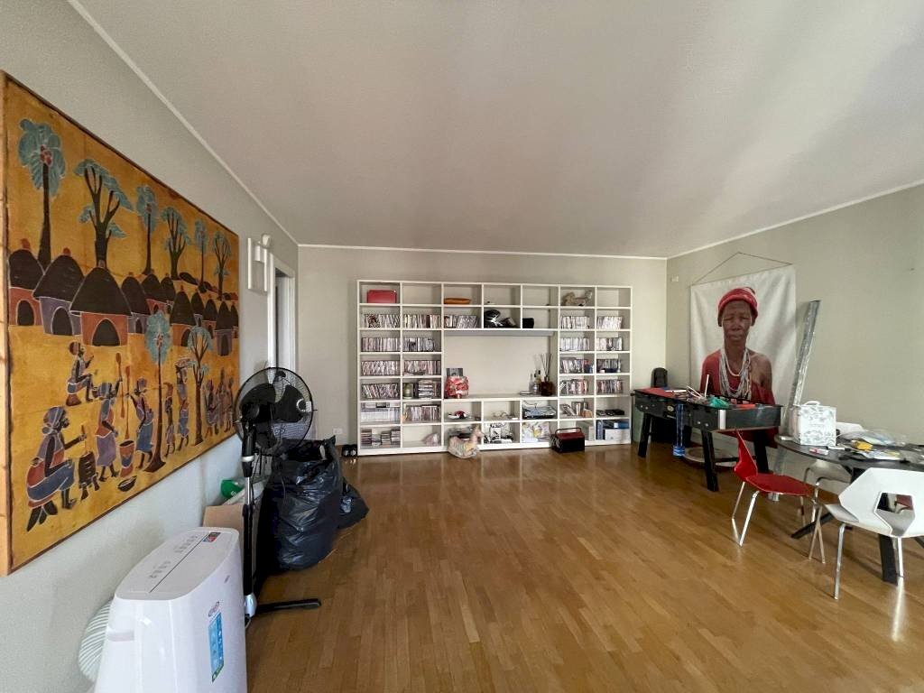 Soggiorno - Three-room apartment via Vittorio Emanuele II, 32, Chieri - photo 3