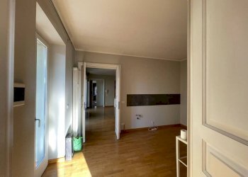 Camera da letto - Three-room apartment via Vittorio Emanuele II, 32, Chieri - photo 8
