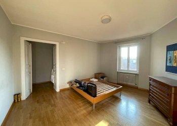 Camera da letto - Three-room apartment via Vittorio Emanuele II, 32, Chieri - photo 9