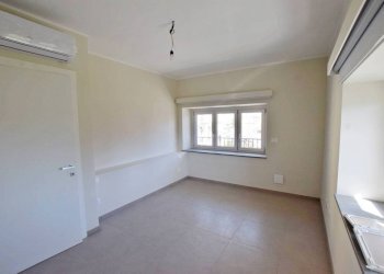 Camera da letto - Three-room apartment via Saluzzo, 3, Mondovì - photo 11