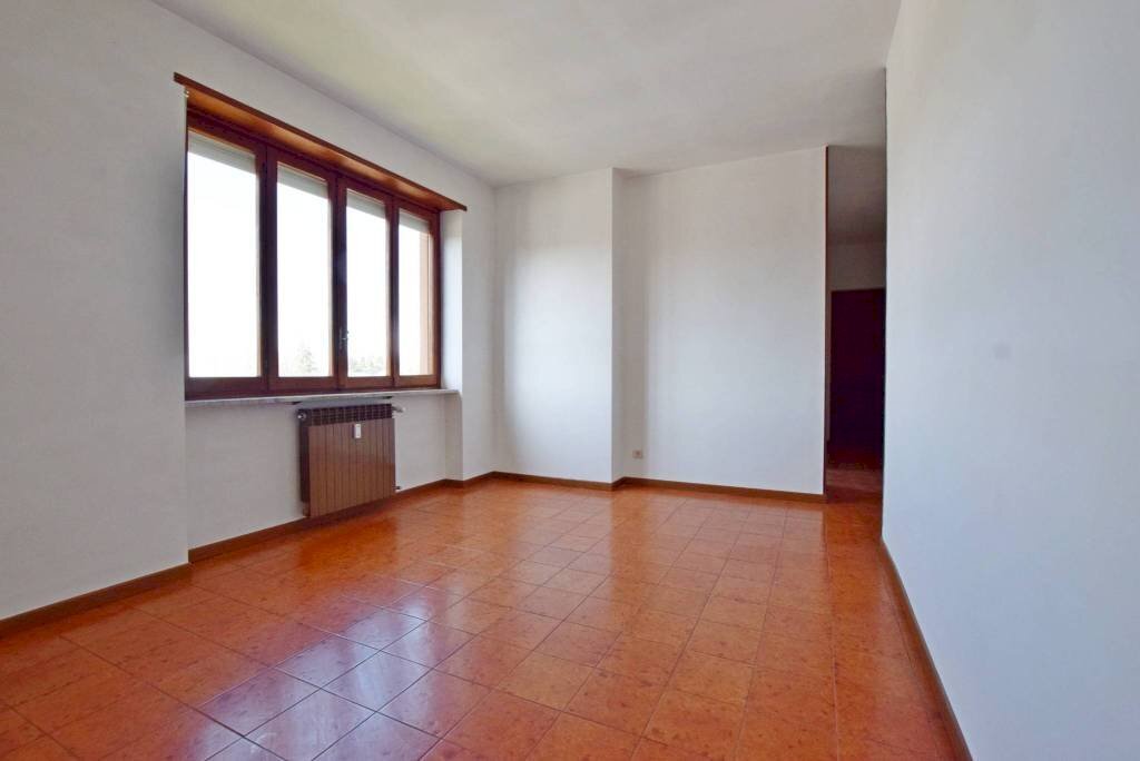 Soggiorno - Four-room apartment via Roma, 90, Pianfei - photo 3
