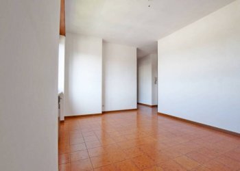 Soggiorno - Four-room apartment via Roma, 90, Pianfei - photo 2
