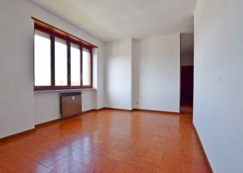 Soggiorno - Four-room apartment via Roma, 90, Pianfei - photo 3