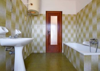 Bagno - Four-room apartment via Roma, 90, Pianfei - photo 14