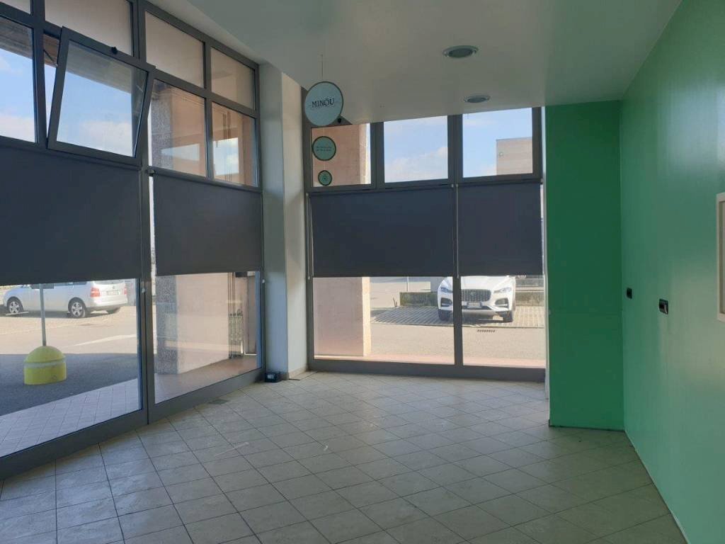 Interno non residenziale - Negozio via Robert Koch, 11, Parma - foto 2