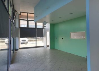 Interno non residenziale - Negozio via Robert Koch, 11, Parma - foto 6