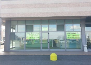 Facciata - Negozio via Robert Koch, 11, Parma - foto 22