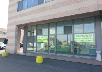 Facciata - Negozio via Robert Koch, 11, Parma - foto 23