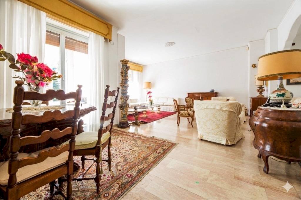 Salone - Appartamento via di Serretto, Genova (zona Quarto) - foto 2