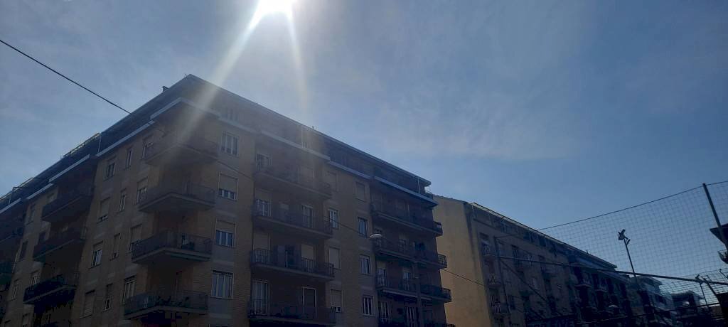 Facciata - Bilocale via Arnaldo da Brescia, 61, Torino (zona Lingotto) - foto 3