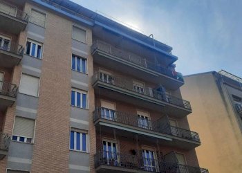 Facciata - Bilocale via Arnaldo da Brescia, 61, Torino (zona Lingotto) - foto 1