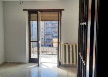 Camera da letto - Bilocale via Arnaldo da Brescia, 61, Torino (zona Lingotto) - foto 16