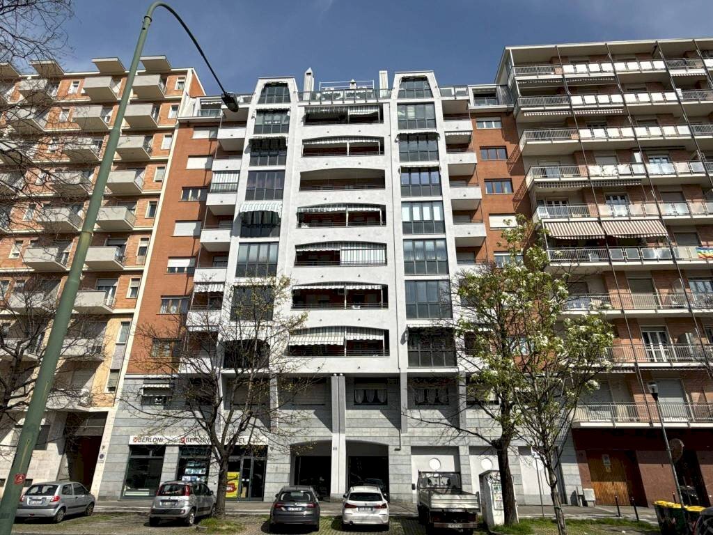 Facciata - Three-room apartment corso Cosenza, 68, Torino (neighborhood Santa Rita) - photo 1