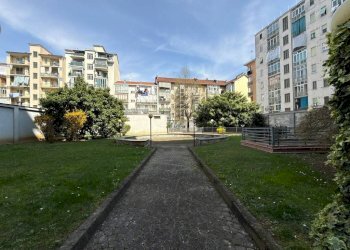 Cortile interno - Three-room apartment corso Cosenza, 68, Torino (neighborhood Santa Rita) - photo 26