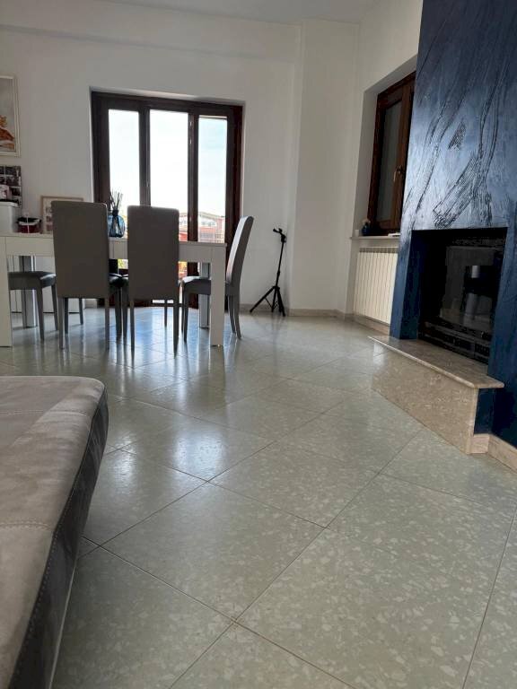 Salone - Quadrilocale via Bosco Lucarelli, San Giorgio del Sannio - foto 1