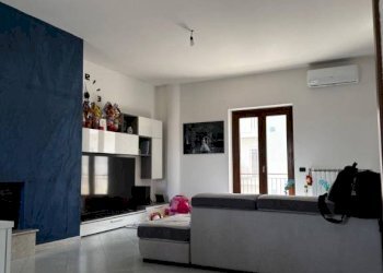 Salone - Quadrilocale via Bosco Lucarelli, San Giorgio del Sannio - foto 6