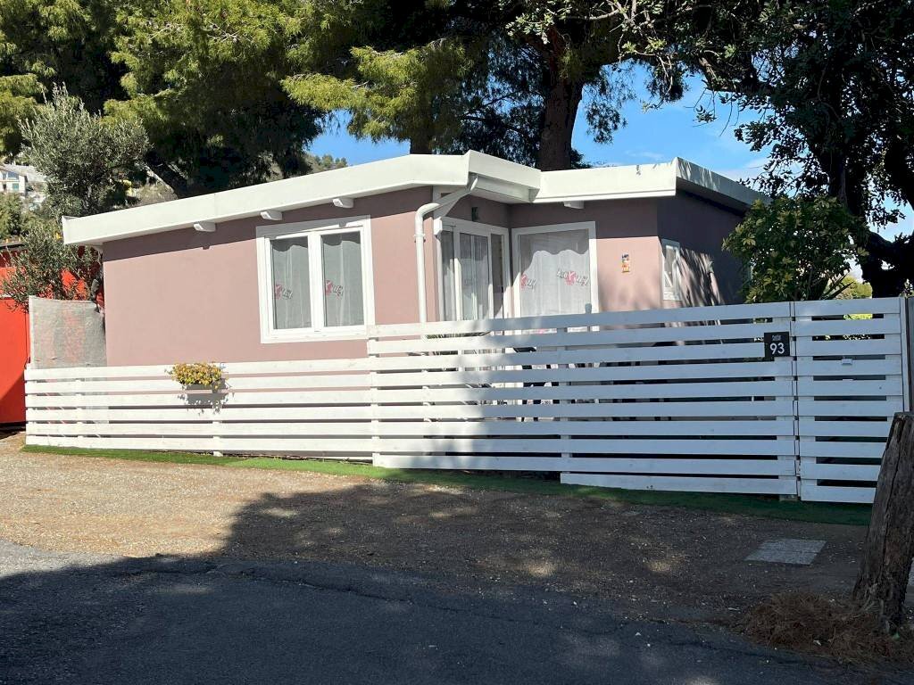 Facciata - Villa via Francesco Maria Giancardi, 47, Alassio - foto 3