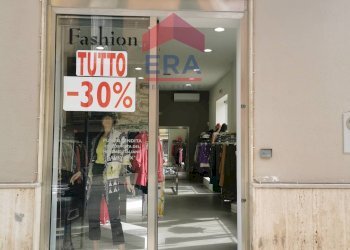 Vetrina - Locale Commerciale Via Nino Bixio, Trapani - foto 17