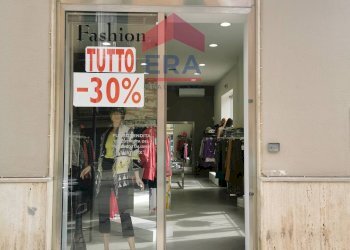 Vetrina - Locale Commerciale Via Nino Bixio, Trapani - foto 18