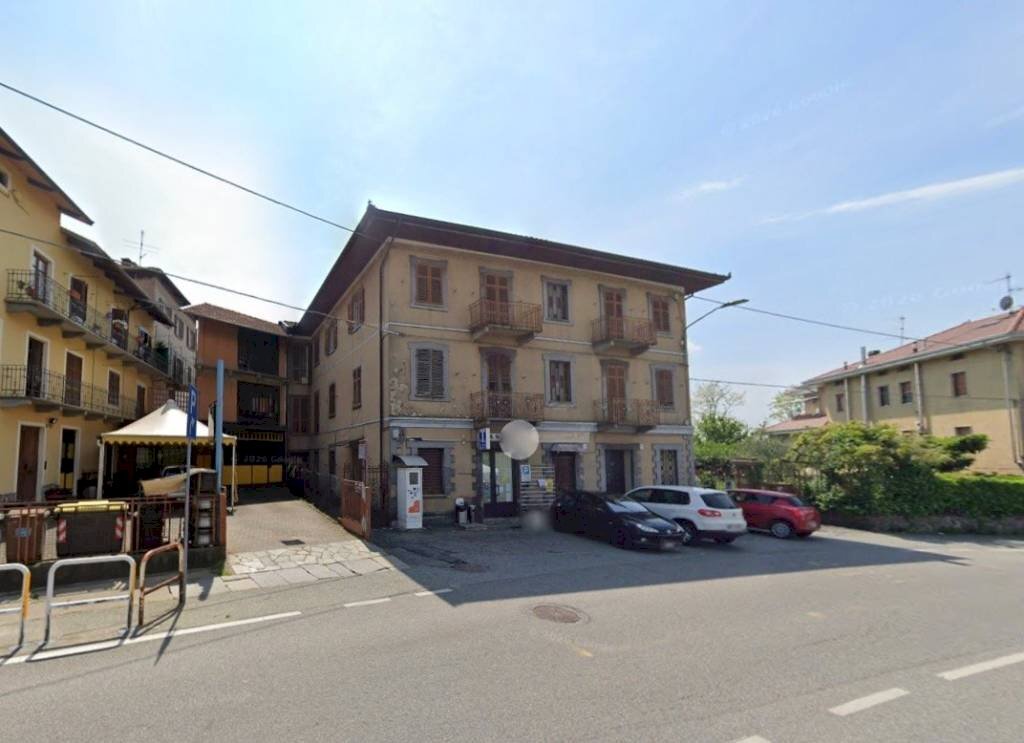 Facciata - Negozio via Pettinengo, 48, Biella - foto 2