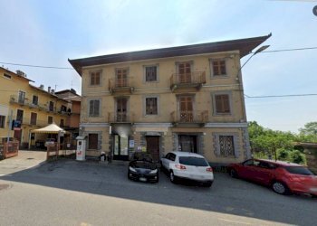 Facciata - Shop via Pettinengo, 48, Biella - photo 1