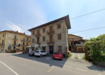 Facciata - Shop via Pettinengo, 48, Biella - photo 3