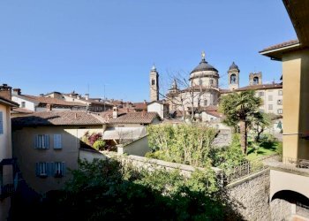 Vista - Bilocale piazza Mercato delle Scarpe, Bergamo (zona Città Alta) - foto 2