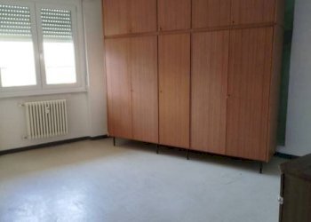 Camera da letto - Three-room apartment via Ezio Vanoni, 10, Sondrio - photo 5