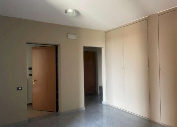 1 - Quadrilocale via Roberto Tremelloni, 40, Milano - foto 2