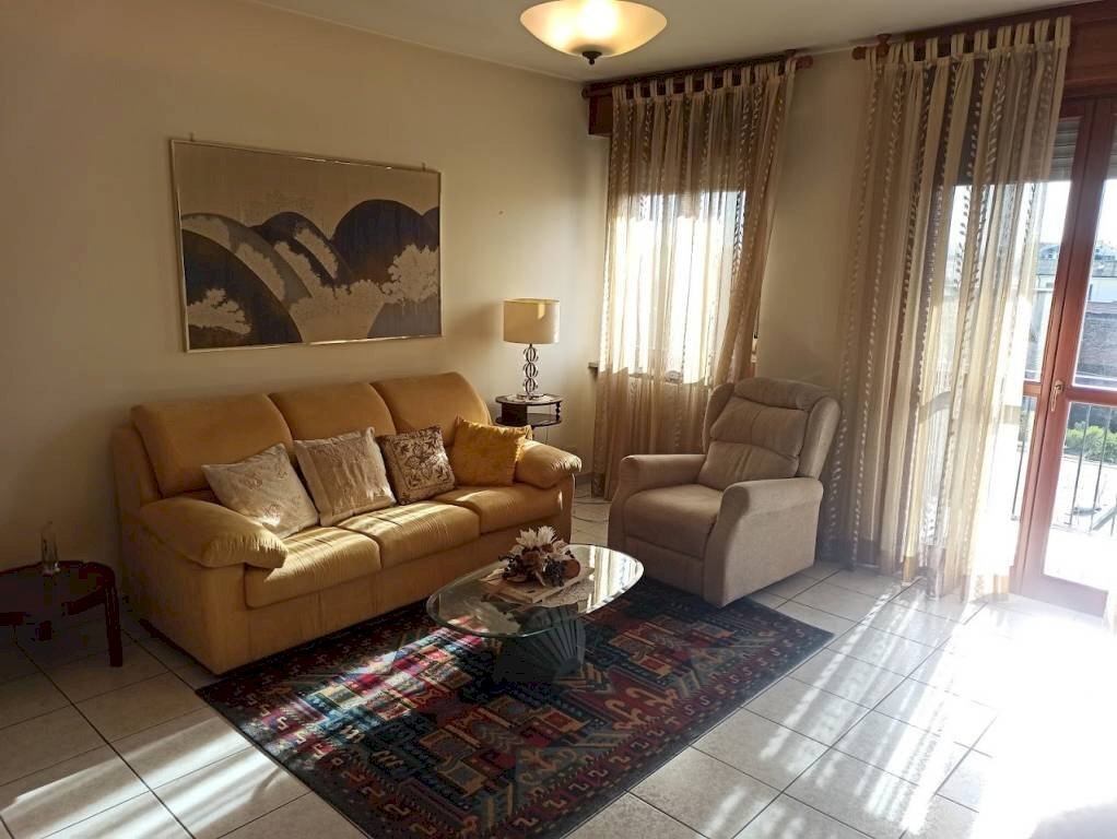 Salone - Appartamento corso Roma, 51/b, Trecate - foto 2