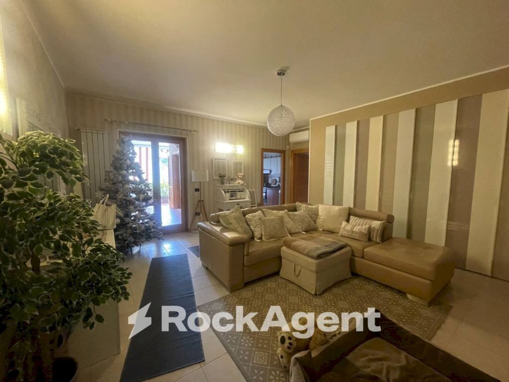 Salone - Three-room apartment via San Martino, 114, Palma Campania - photo 2