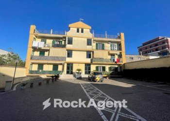 Posto macchina - Quadrilocale via Publio Virgilio Marone 10, Poggiomarino - foto 2