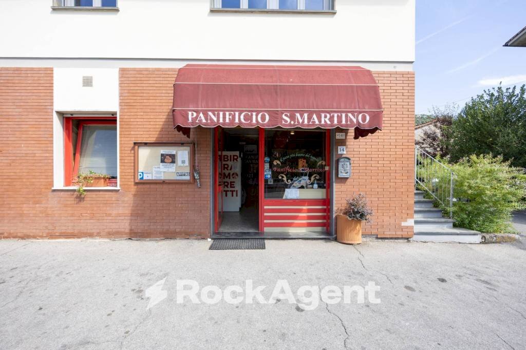 Facciata - Negozio via per Camaiore, Lucca - foto 3