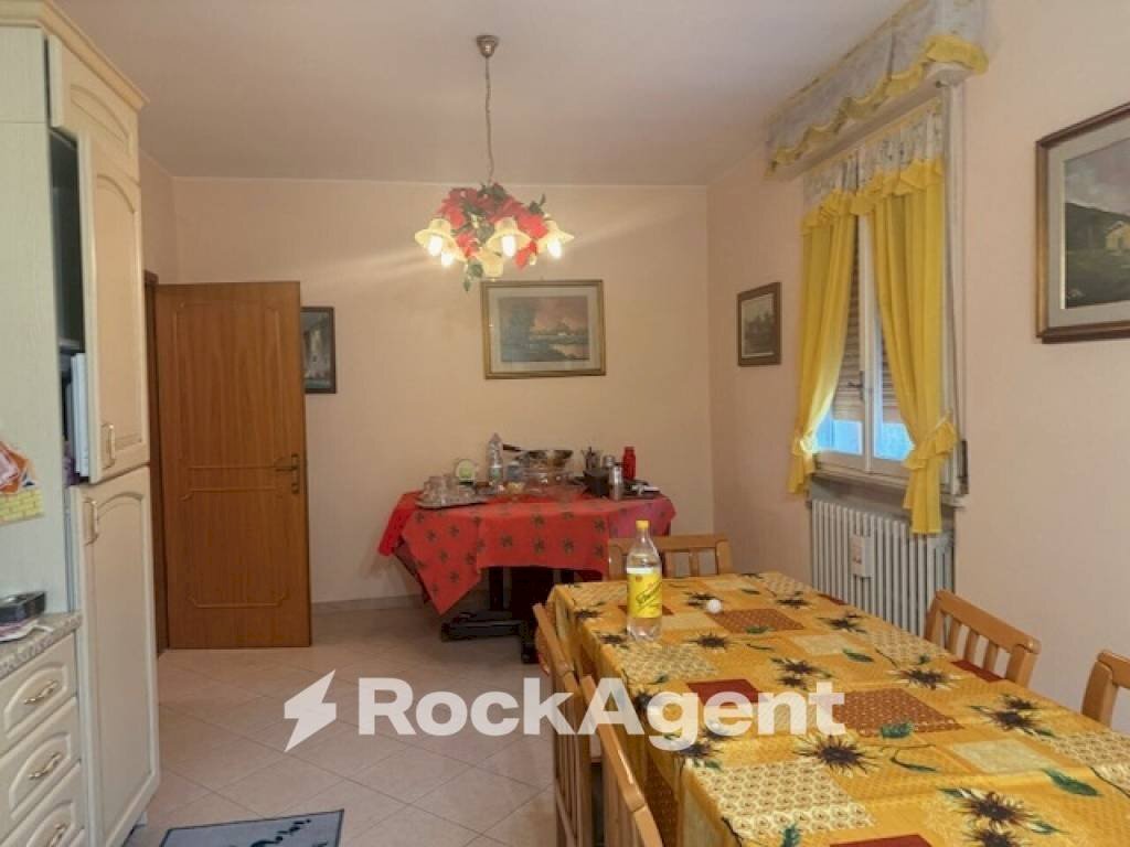 Salone - Villa via Giuseppe Mazzini, Cadelbosco di Sopra - foto 3