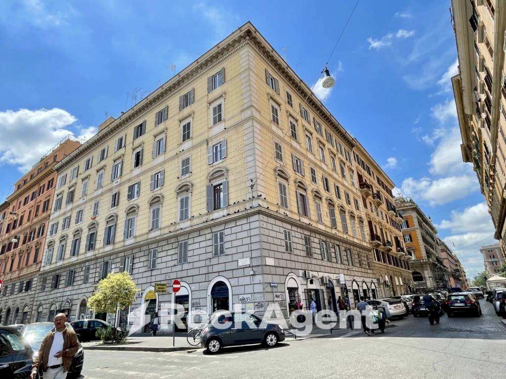 Facciata - Appartamento via Principe Amedeo, 307, Roma - foto 3
