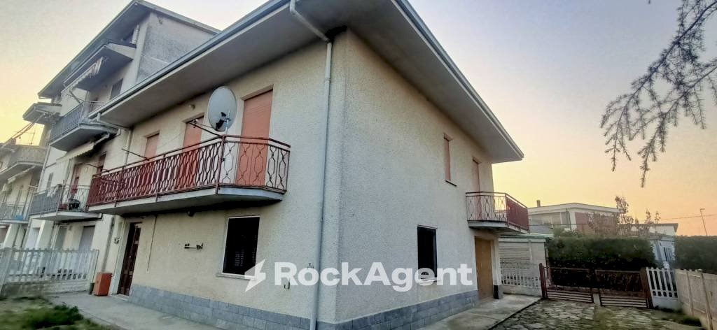 Facciata - Terraced Villa viale dei Mille, 31, Mede - photo 2