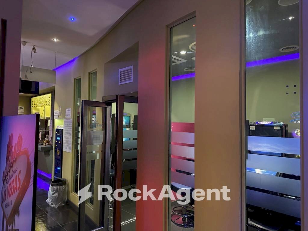 Interno non residenziale - Commercial Activity corso Umberto I, 16, Montesilvano - photo 2