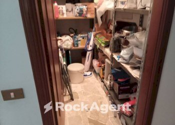 Ripostiglio - Two-room apartment strada Statale 106 Jonica, Siderno - photo 9